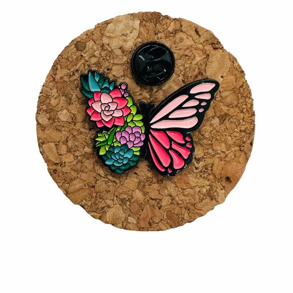 ⭐Butterfly metal badge for women and girls gift enamel brooch⭐ - Picture 2 of 5